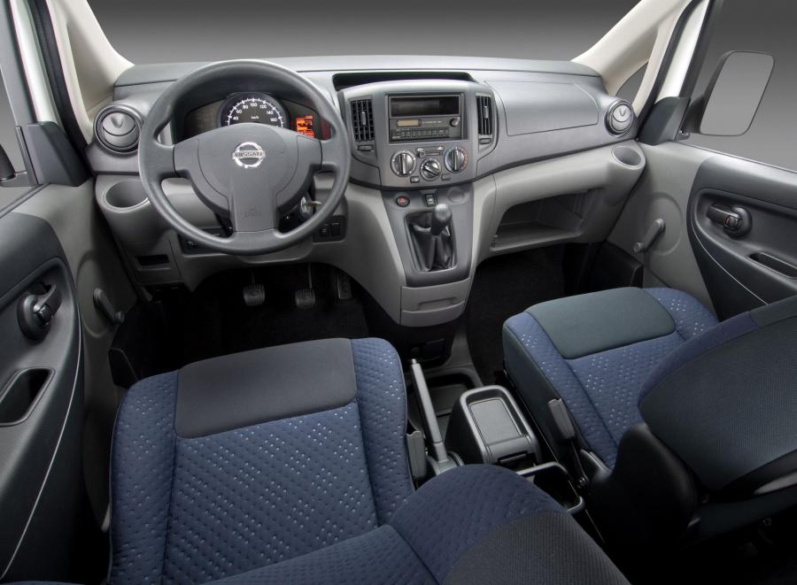  Nissan NV200 2009 года  (фото 26 из 108)